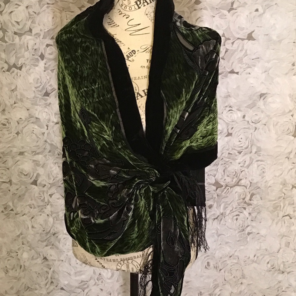 Fashion Scarf Burnout Velvet Green & Black Floral Details Scarf with Fringe - Picture 2 of 15